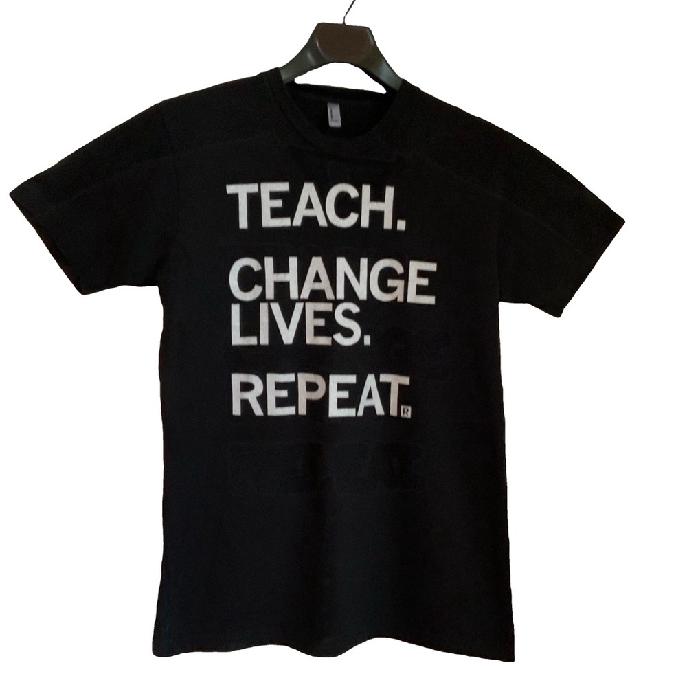 TEACH. CHANGE LIVES. | Black T-Shirt with White Print | Sz Medium. | Women's Top